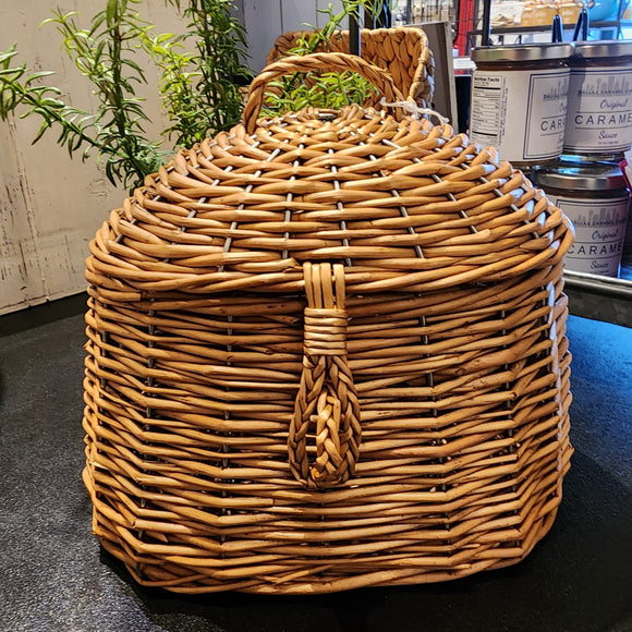 This small wicker 