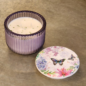 <p><span>You'll love our newest candle style and size! This lavender &amp; lemongrass candle has been poured into a pretty lavender</span><span style="font-size: 0.875rem;">-patterned glass and comes with a butterfly or hummingbird lid.</span></p> <p><span>&nbsp;It is a&nbsp;lovely spring fragrance with a potpourri twist of lavender and citrus notes.</span></p> <p>&nbsp;</p>