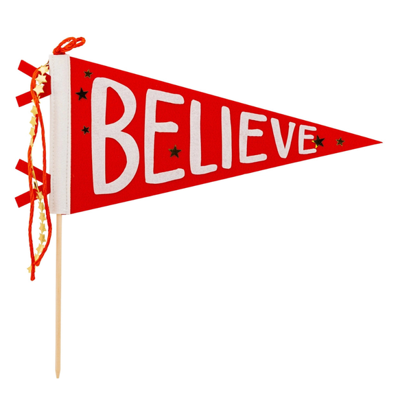 Add a festive touch to your holiday celebrations with the Believe Felt Pennant. Featuring the white letters of 