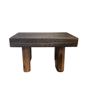 This beautiful dark brown four-legged pedestal will make decorating a breeze!&nbsp;

Wood

8.75" W x 6.25" L x 5" H