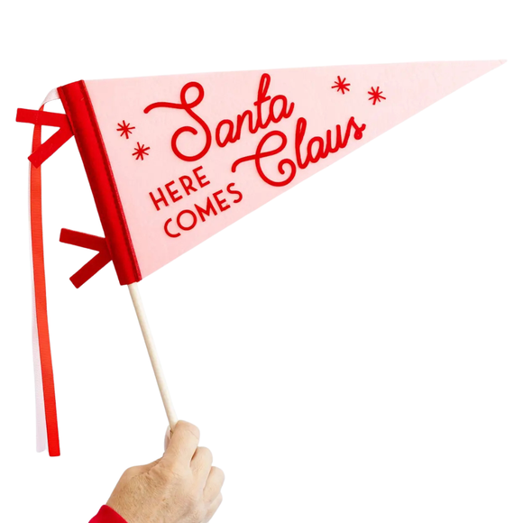 Get ready for Santa's arrival with this festive felt pennant. Featuring the sentiment 