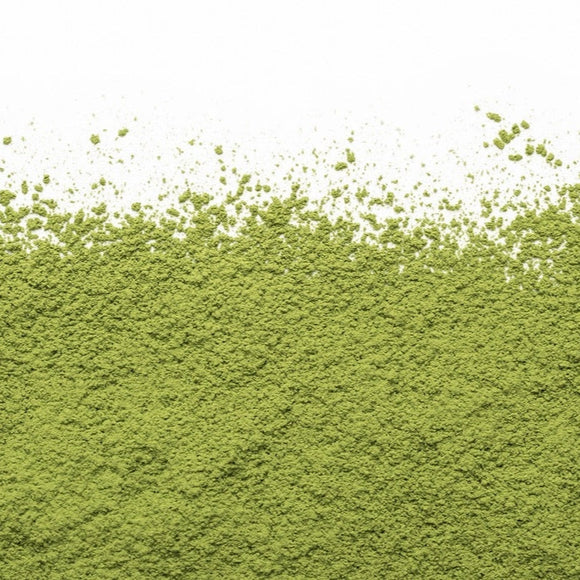 Here is a Ceremonial Grade organic Matcha green tea from a spring harvest that comes from Kirishima in Kagoshima Prefecture on Japan's southernmost main island, Kyushu. Before emulsifying, the fine powder gives off notes of chocolate milk. The creamy mousse is very easy to obtain, which will please both less experienced amateurs and connoisseurs. The taste of the beverage starts with vegetable notes (endives) and ends with subtle tropical fruit flavours typical of the Yabukita cultivar.

Made in Japan

Ingr