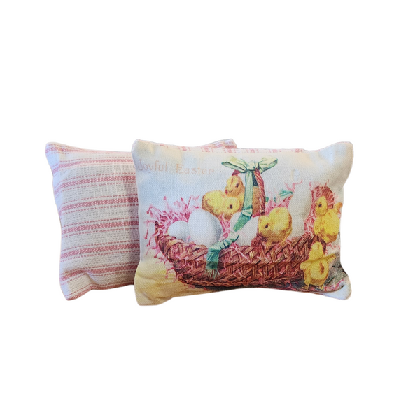 This adorable mini vintage postcard pillow has five chicks in and around an Easter basket. You'll love to find a spot to tuck this cute Easter pillow in!

 7