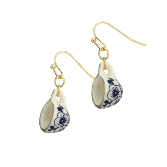 Care for a spot of tea? These adorable tiny teacup earrings are decorated with delicately drawn blue flowers and gold trimmed accents; these realistic-looking miniature teacup earrings are the perfect teatime accessory.

Made in Chin

Dimensions: 1