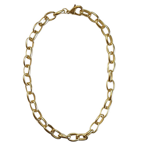 This chunky link necklace makes the perfect simple statement piece, but layers well with your other favorite necklaces!

Matte gold plated 18”