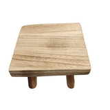 This beautiful natural four-legged pedestal in a honey finish will make decorating a breeze!&nbsp;

Wood

7.5" W x 7.25" L x 5" H