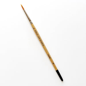The perfect brushes for your watercolor painting. Size 4 is great for the bulk of your painting.&nbsp; Each brush has golden synthetic taklon bristles with seamless aluminum ferrule and lacquered wood handle.

Be sure to rinse thoroughly and let dry flat to keep a nice point on the bristles.