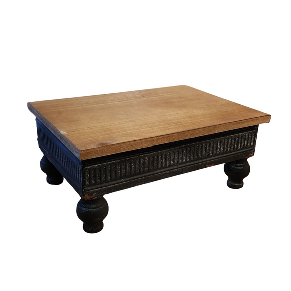 Use this small footed riser in your displays!  The top is a warm natural wood with a distressed black metal ribbed band and then wooden black feet. 

5.5