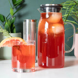The glass infuser pitcher is ideal for brewing hot teas, iced teas or herbal infusions. The glass withstands water from cold to boiling and is a neutral, easy-to-clean material allowing you to switch, without aromatic transfer, from one style of infusion to another. The spacious filter allows leaves of all styles and sizes to release their full flavour.

Using the pitcher

1- Measure the leaves into the infuser basket (12.5g or 5 to 10 teaspoons, depending on the size of the leaves).

2- Fill the pitcher wi