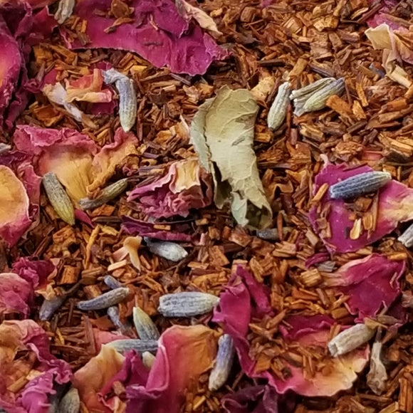 Our Mother’s Day tea yields a delightful floral aroma with a smooth and creamy vanilla taste! It is a caffeine-free delight that is full of antioxidants, vitamins & minerals.  2oz, French Vanilla Rooibos, rose petals, lavender, and natural flavoring