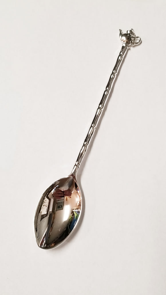 A must for your favorite tea lover! Our dainty silver tea spoons have a teapot on top of the handle and are perfect for stirring honey, sugar, or cream into your tea.  Made of grade 18/8 Silver-plated stainless steel 4.75