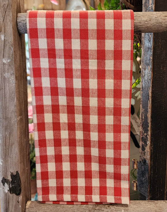 We love the classic look of red & white checks ~ it's so happy!  